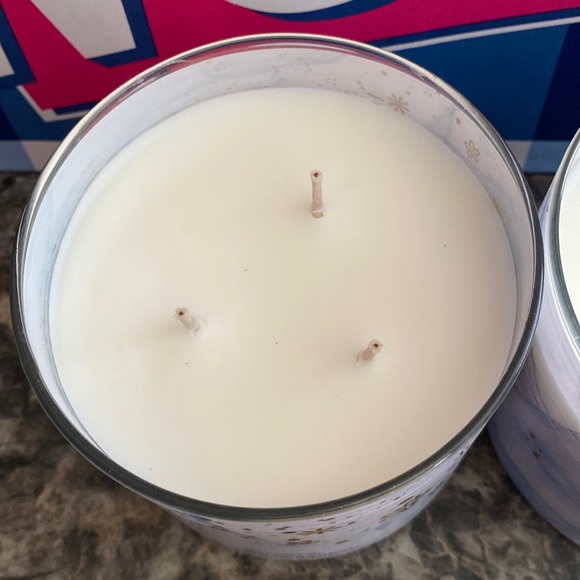 Bath & Body Works Blue sky breeze   3-Wick candles - Picture 7 of 7